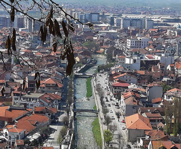 Не заборавите Призрен и верујте у Васкрсење:У царском граду на Бистрици малобројни Срби обележили највећи хришћански празник